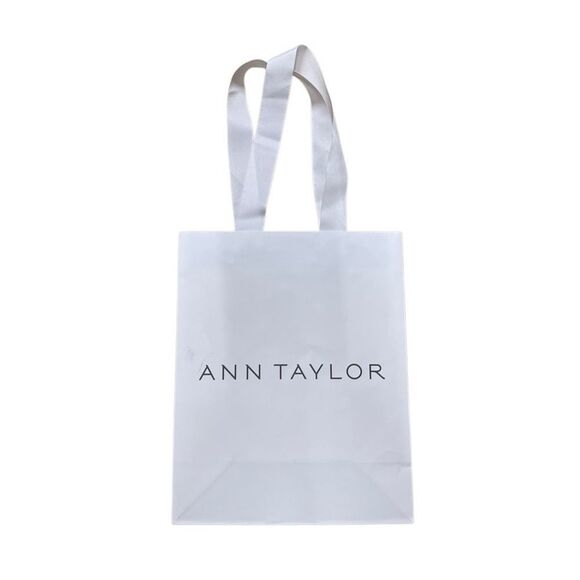 🌟NEW🌟Ann Taylor🌟Gift Bag - Picture 1 of 1